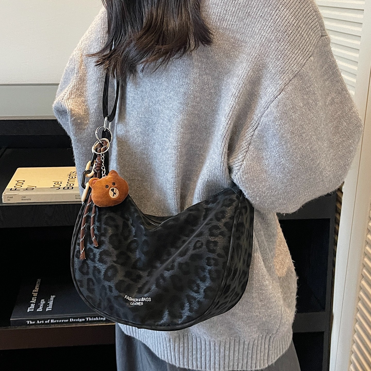 简约时尚豹纹小众设计饺子包2026百搭气质高级感百搭新款女斜挎包