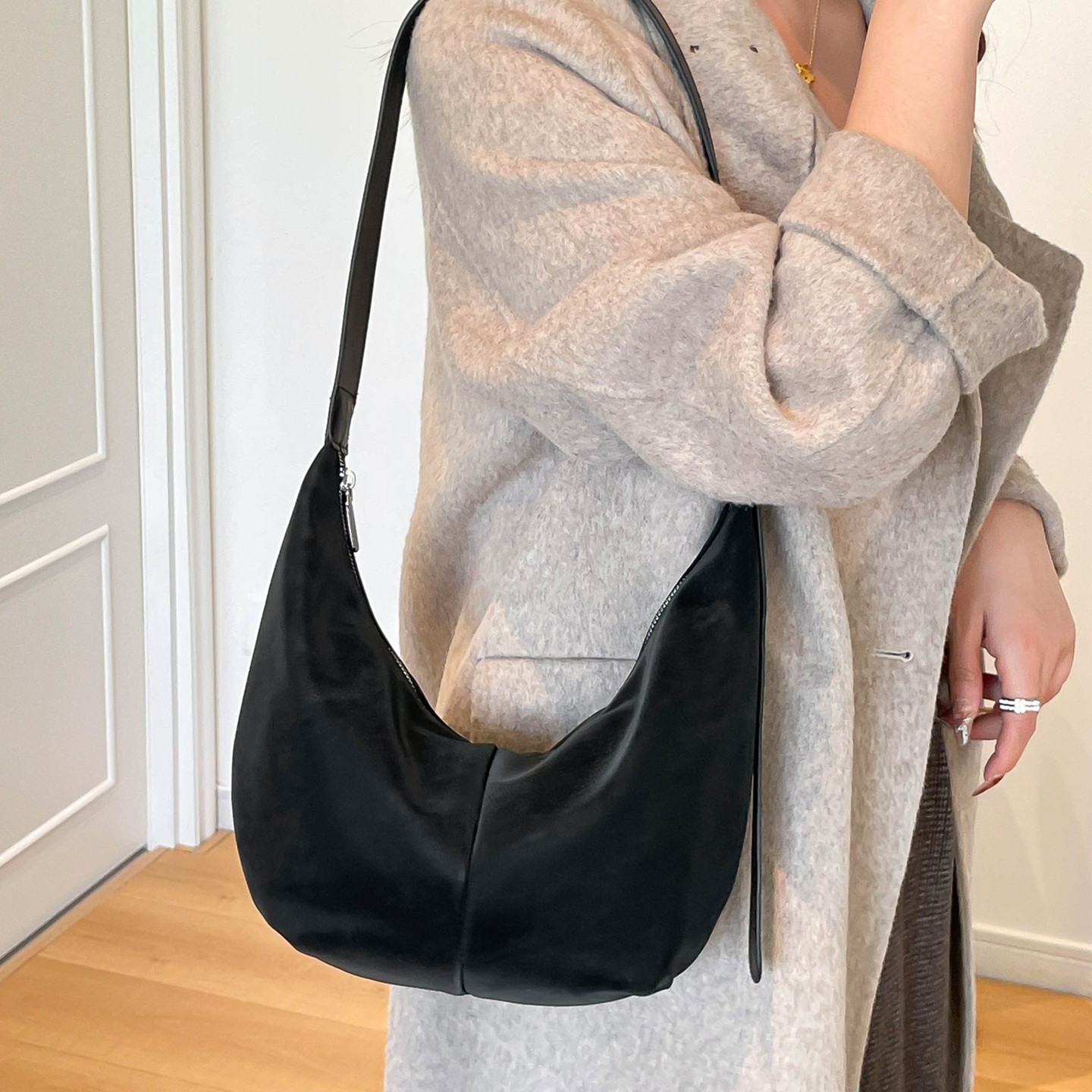 简约大容量小众设计感饺子包