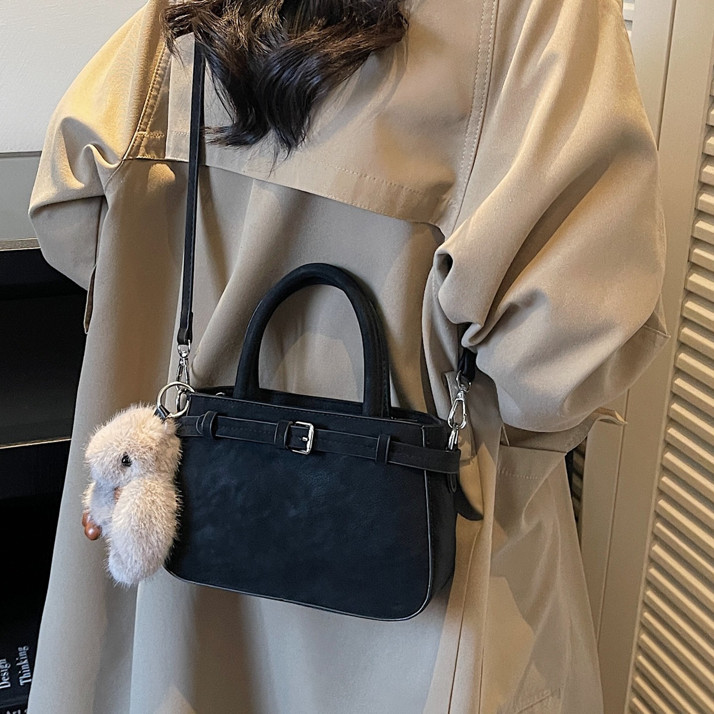 小众设计感皮带装饰手拎斜挎包2025新款潮百搭小包包女款小方包