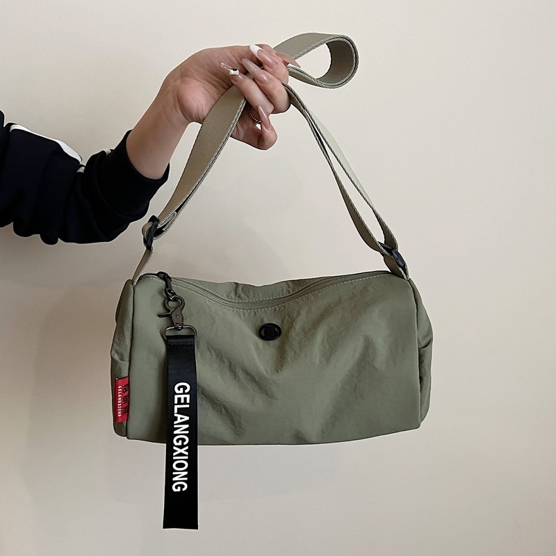 绿色休闲简约宽肩带圆筒包斜挎包女款2025新款潮时尚百搭小包包,箱包皮具/热销女包/男包,胸包,淘宝优惠券,粉丝福利购,淘宝优惠卷