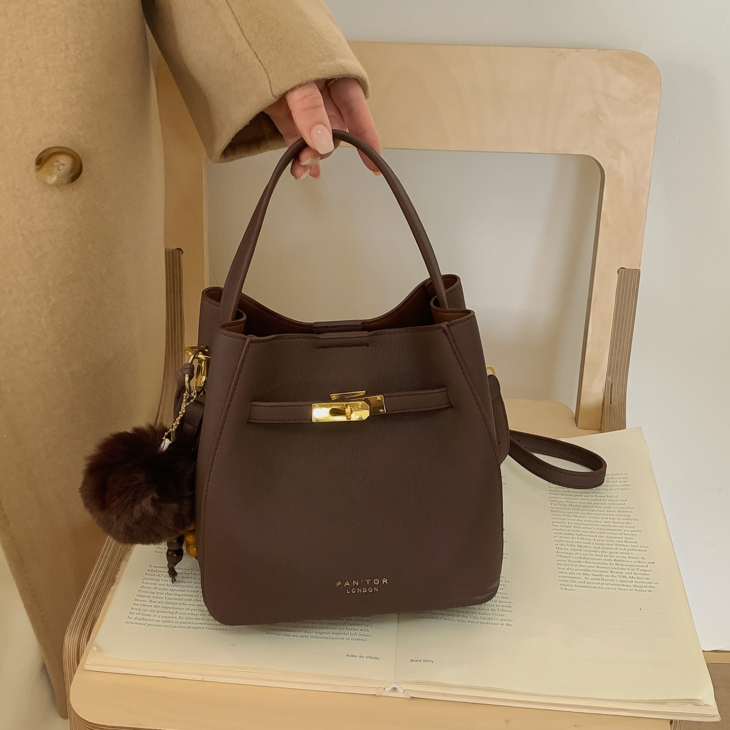 高级感小众手提斜挎小水桶包