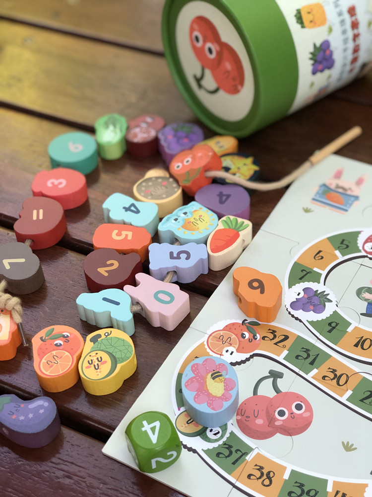 宝宝入门串珠大颗粒恐龙动物桶装穿线串绳玩具锻炼儿童手眼协调