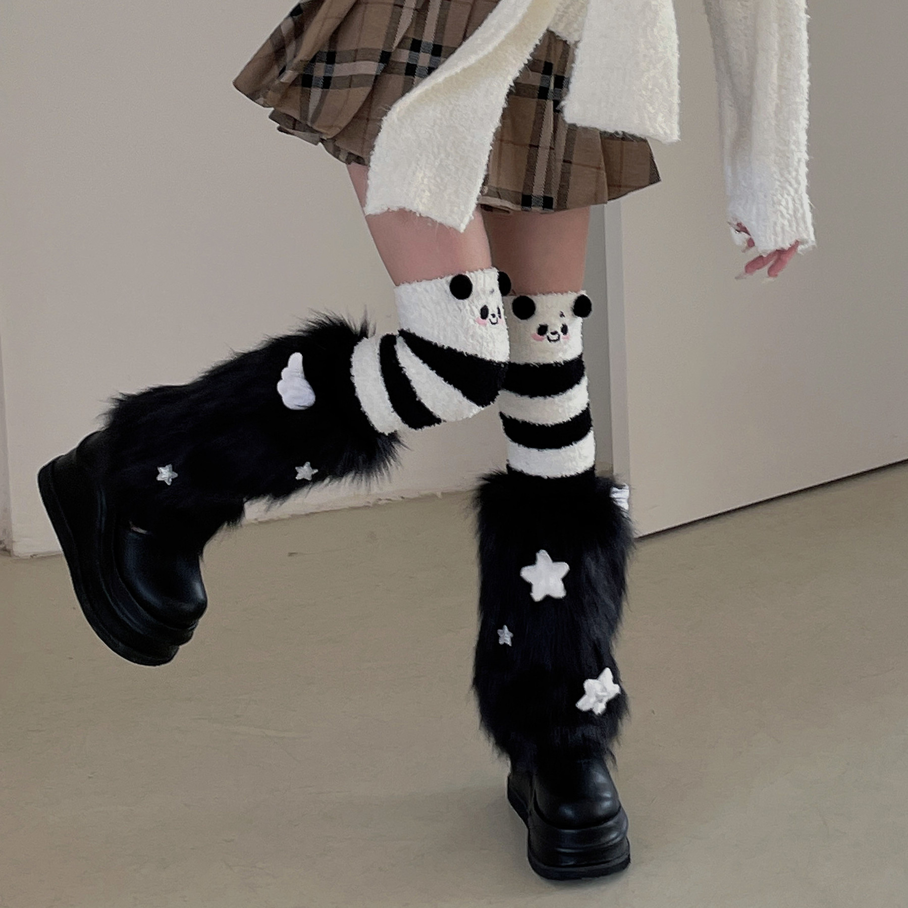 LETMESEE俏皮翅膀甜辣妹毛袜套