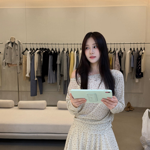 PEARL-2026秋上新侧抽皱碎花上衣小衫P6551