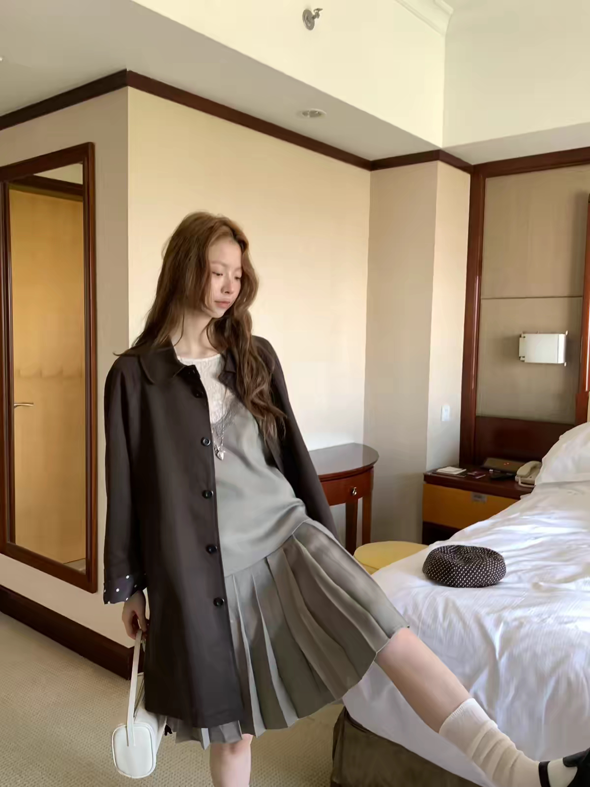 Londonflat泡菜馆韩系女装2026新款简约纯色百搭吊带连衣裙女