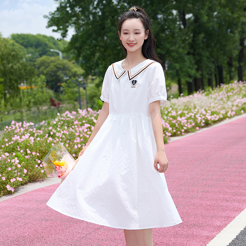 夏季连衣裙初中生少女棉裙学生娃娃领A型学院风绣花白裙子中长款