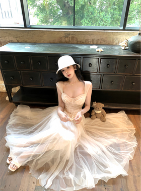 项天鹅er 法式吊带连衣裙女2025冬季新款高级感长裙a字裙白色裙子