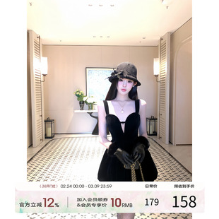 项天鹅er 丝绒吊带连衣裙女2025冬季新款a字裙黑色礼服裙高级裙子