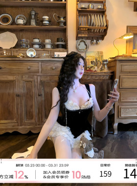 项天鹅er 千金小洋装套装女2026早春丝绒拼接吊带上衣蕾丝半裙