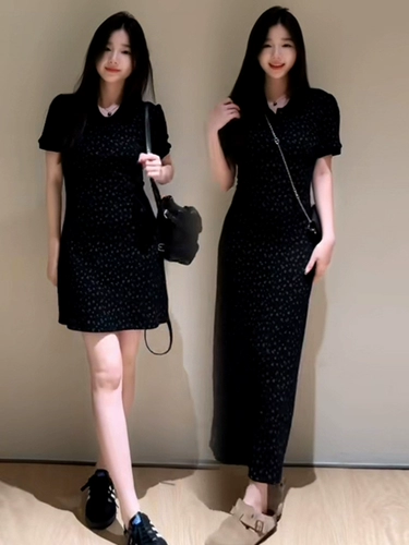 Черное летнее платье, приталенный корсет, длинная юбка, французский стиль, цветочный принт, с акцентом на бедрах