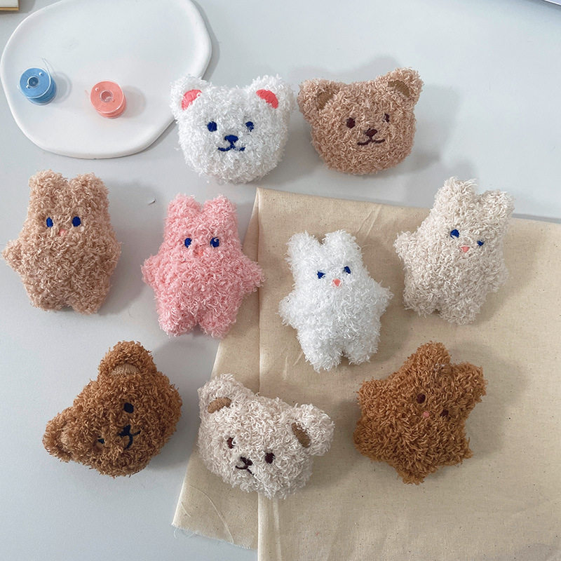 卡通毛绒公仔胸针可爱小熊全身兔子学生服饰包包袜子装饰辅料挂件