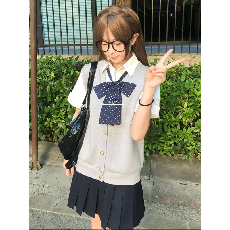 制服学院JK针织衫开衫马甲纯色背心软妹短袖百褶裙衬衫新款套装女图片