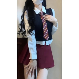 学院风三件套秋冬短款长袖衬衫+减龄针织马甲背心+高腰百褶半身裙