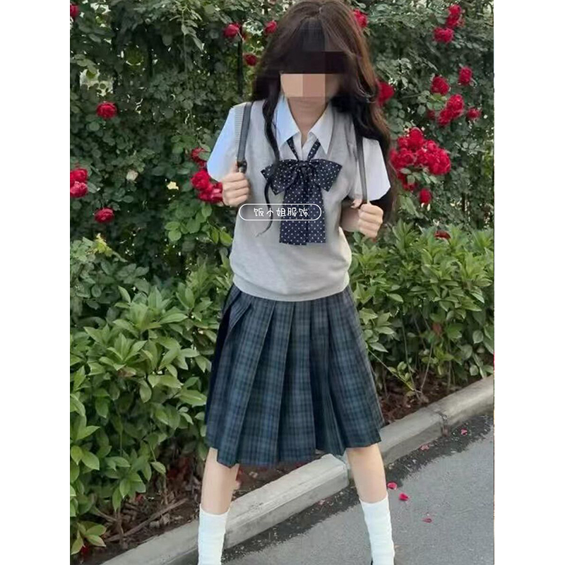 原创JK制服V领马甲背心毛衣叠穿短袖衬衫校供感海苔中裙新款套装
