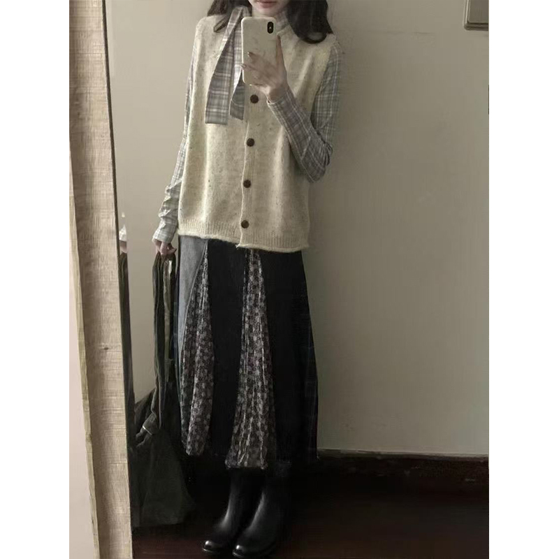 温柔风穿搭一整套宽松软糯针织开衫背心女碎花高腰半身裙格纹衬衫