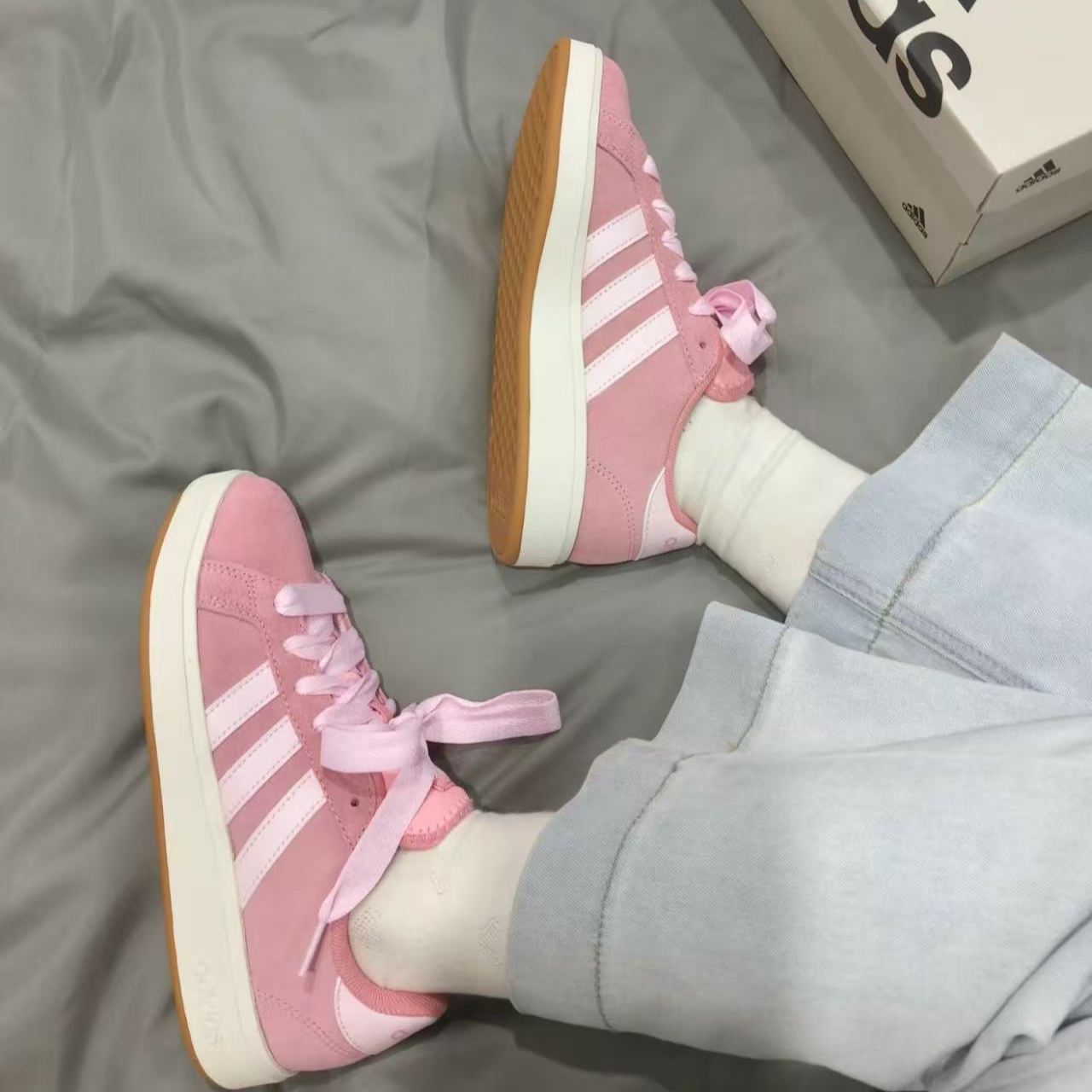 adidas/阿迪达斯柔软舒适薄底耐磨低帮 板鞋 男女同款 粉色JR7110