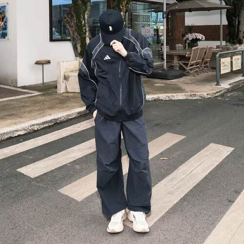 adidas阿迪达斯日常运动休闲宽松上衣外套2026春男梭织夹克IB6980