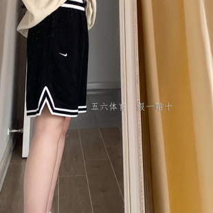 男女经典 NIKE耐克短裤 刺绣logo黑色休闲运动跑步舒适五分裤 DH7161