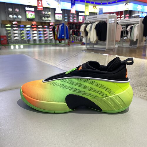 Adidas阿迪达斯男篮球鞋