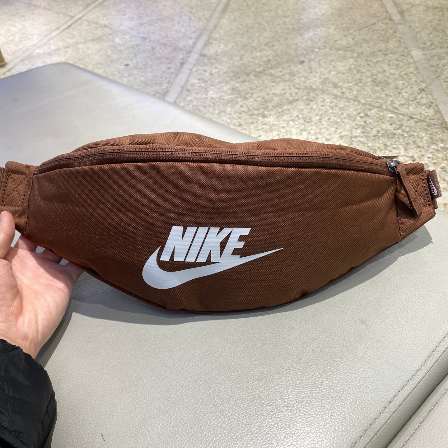 NIKE耐克单肩斜挎包迷你休闲运动