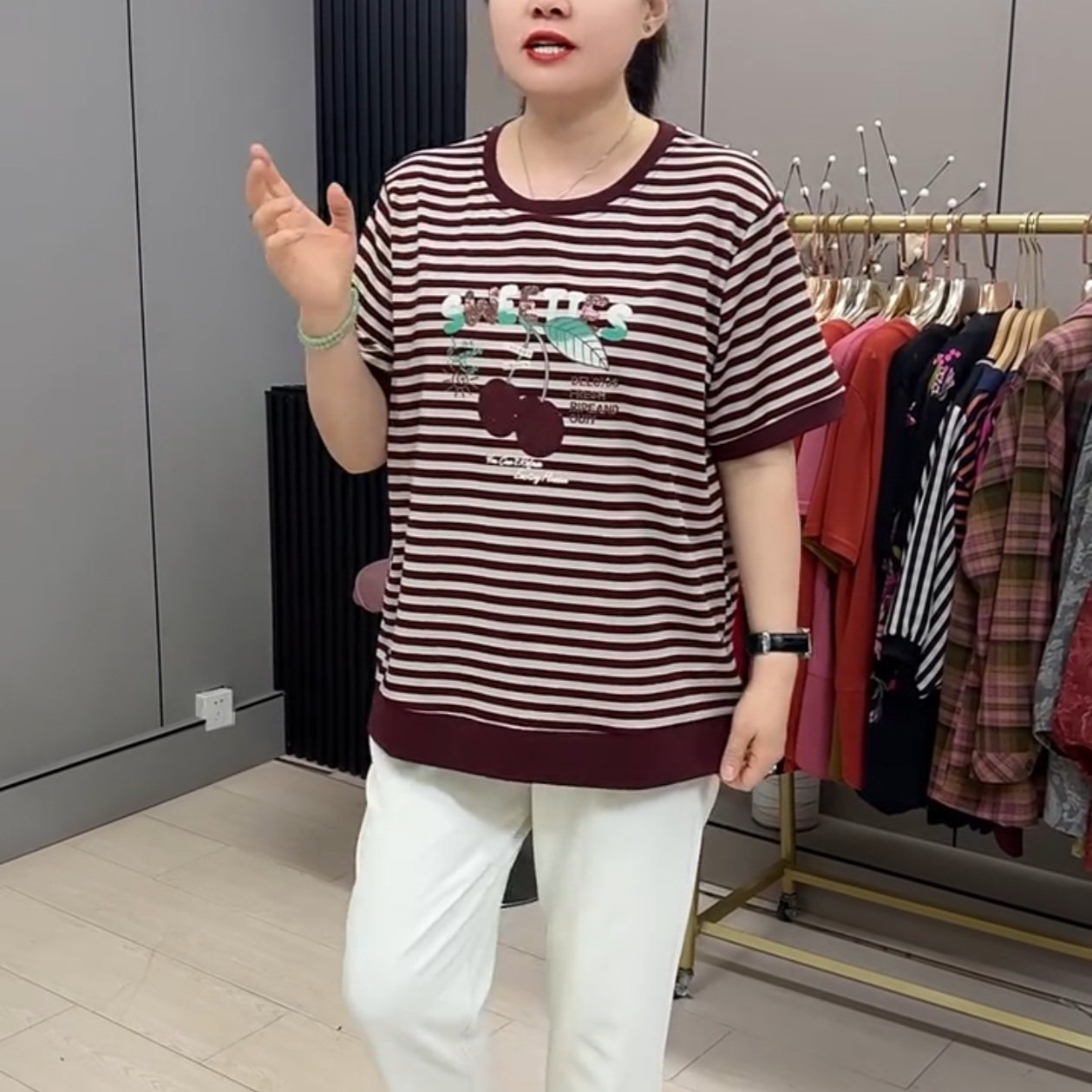 夏季时尚减龄女加肥加大码字母樱桃圆领条纹短袖T恤宽松百搭韩版