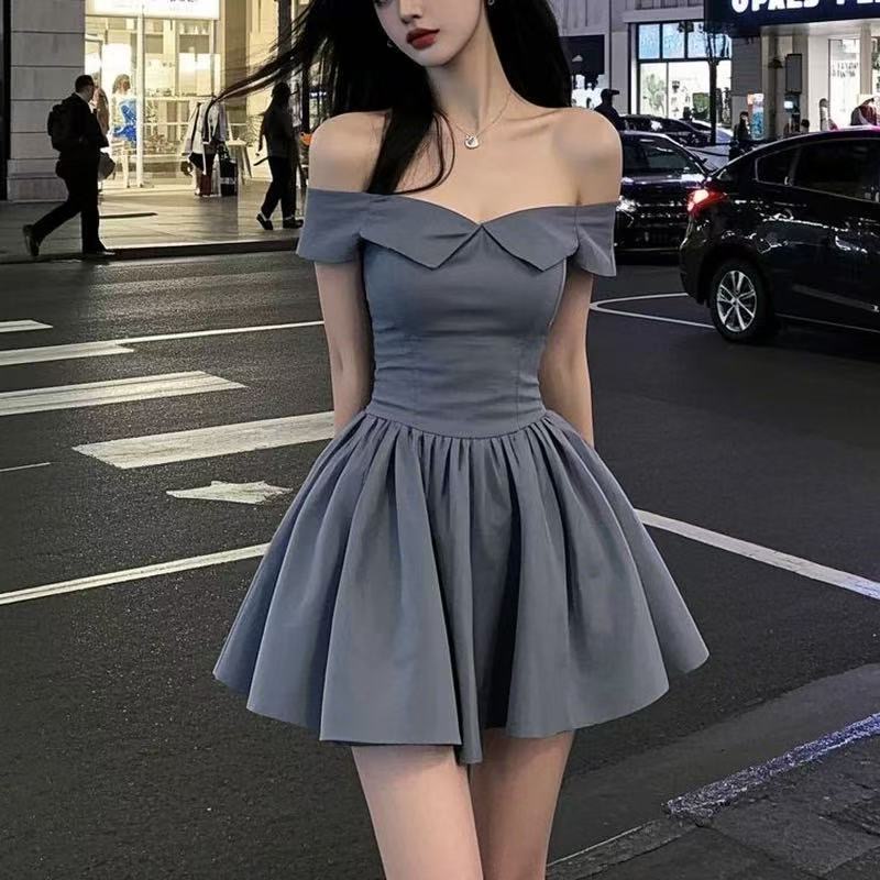 纯欲风扭结v领无袖连衣裙女夏季新款设计感褶皱收腰修身包臀长裙