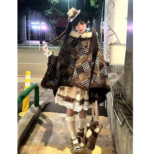 2026年秋冬季休闲飒爽时尚新款宽松无袖披肩流苏连帽斗篷短外套女
