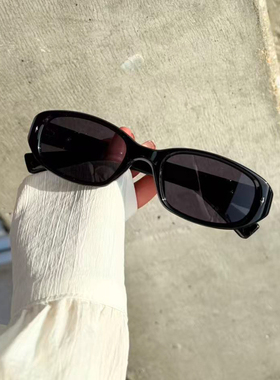 黑框太阳镜男女通用小框遮阳墨镜简约高品质痞帅热销长方形眼镜潮