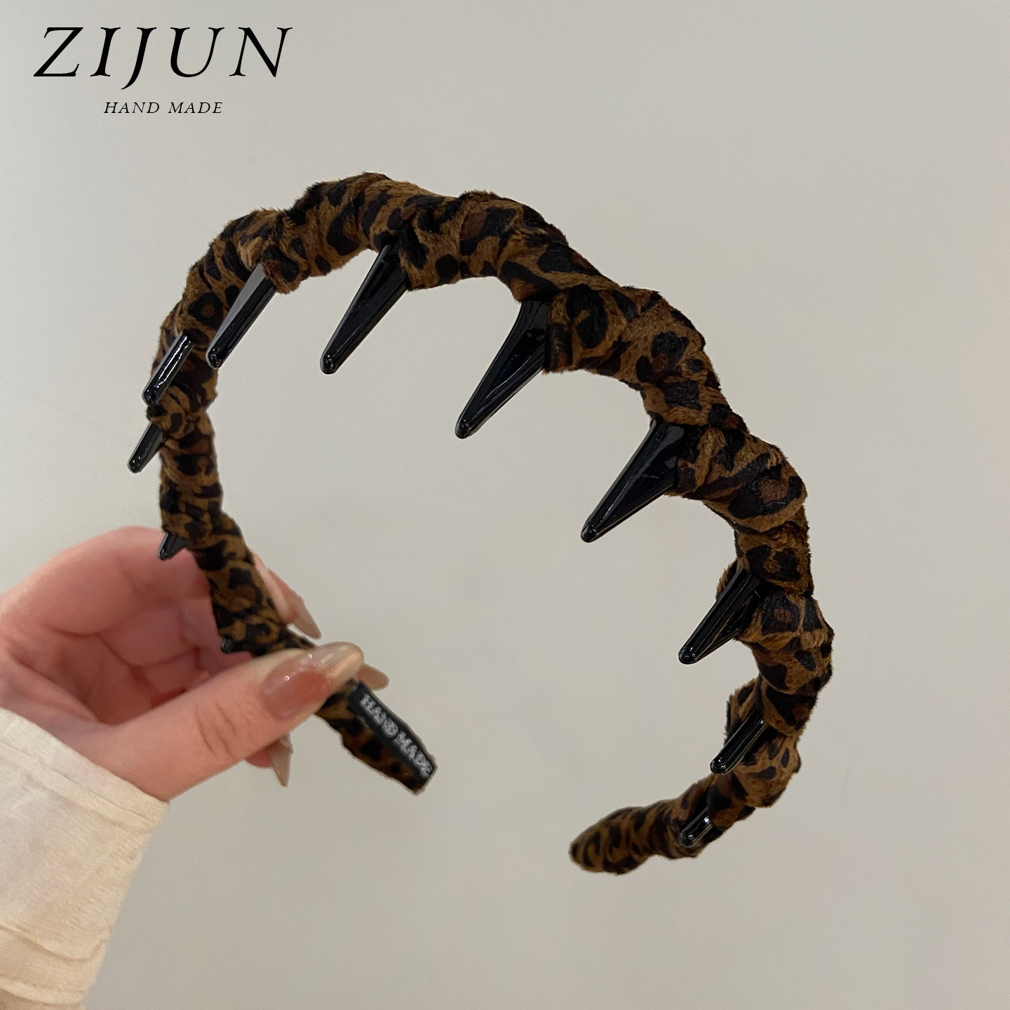 麂皮绒豹纹带齿发箍女早春防滑