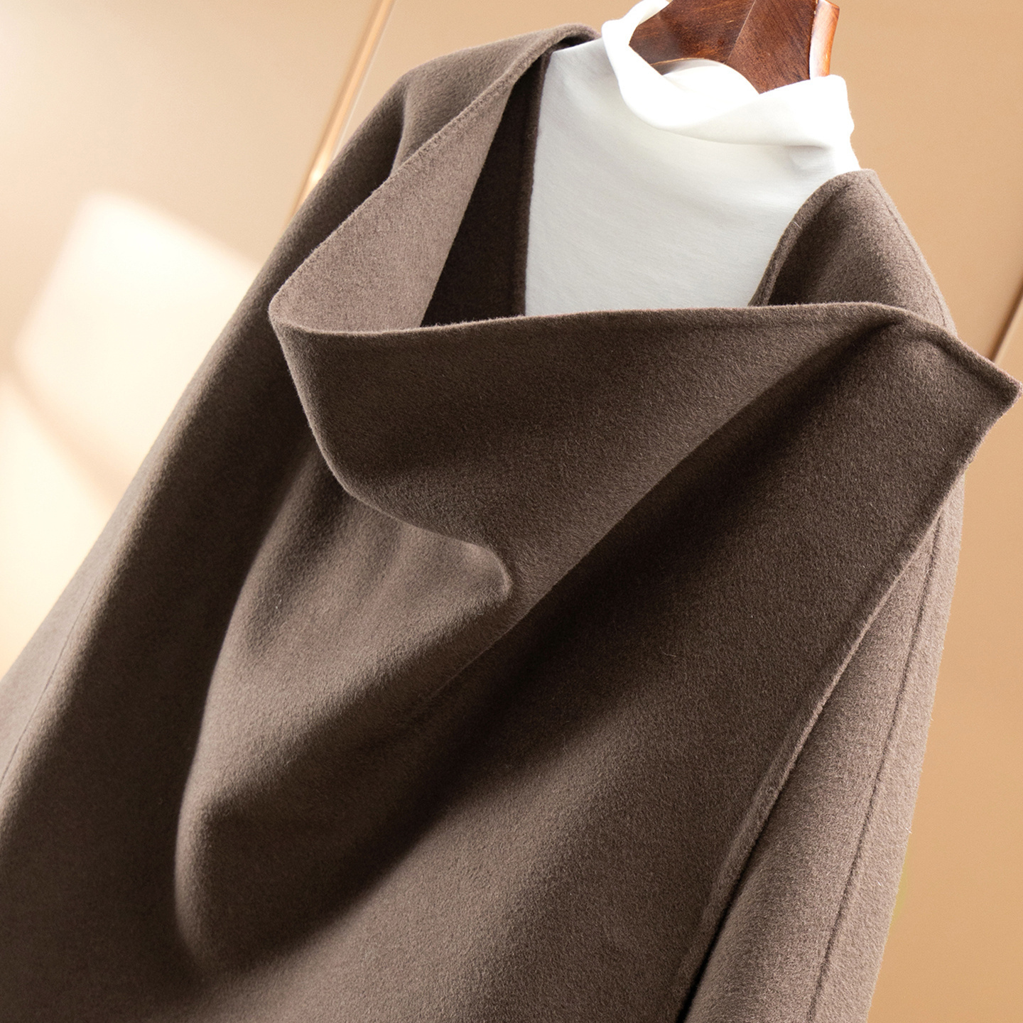 法柜羊毛羊绒双面呢披肩+连衣裙