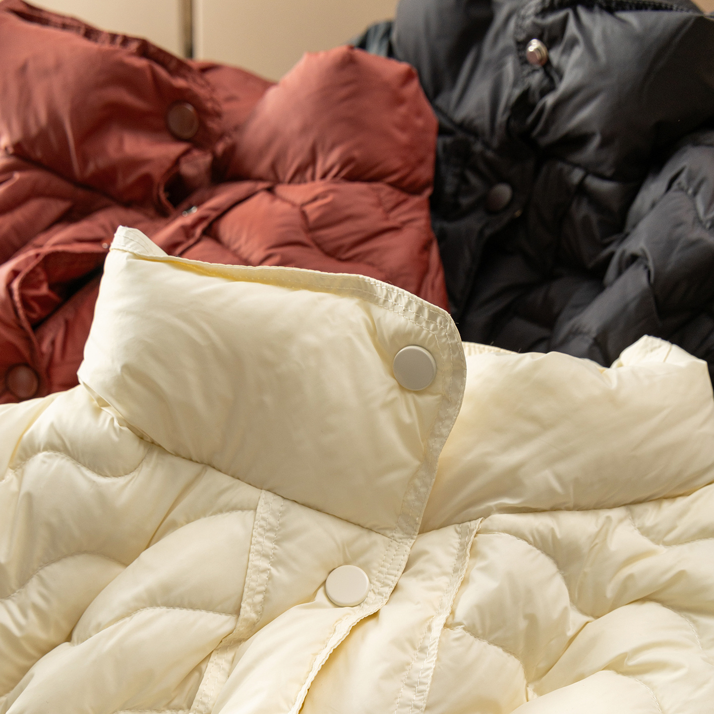 H春上7号  冬约 法柜高品实穿安心90白鸭绒立领羽绒服D女50F3 特