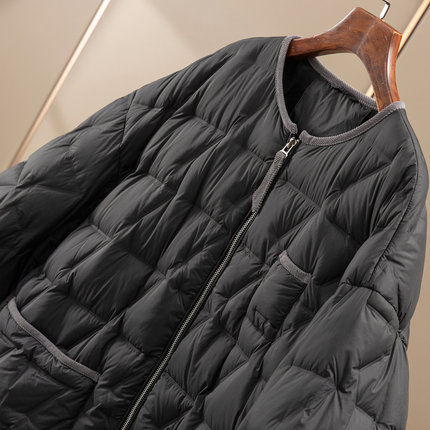 H春上7号 被世界包裹 法G大廓形云朵泡芙90绒圆领羽绒服D女02J6