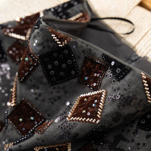 H春上7号 太美 闪耀轻奢 钉珠亮片几何丝绒高腰棉半身裙女15G8特