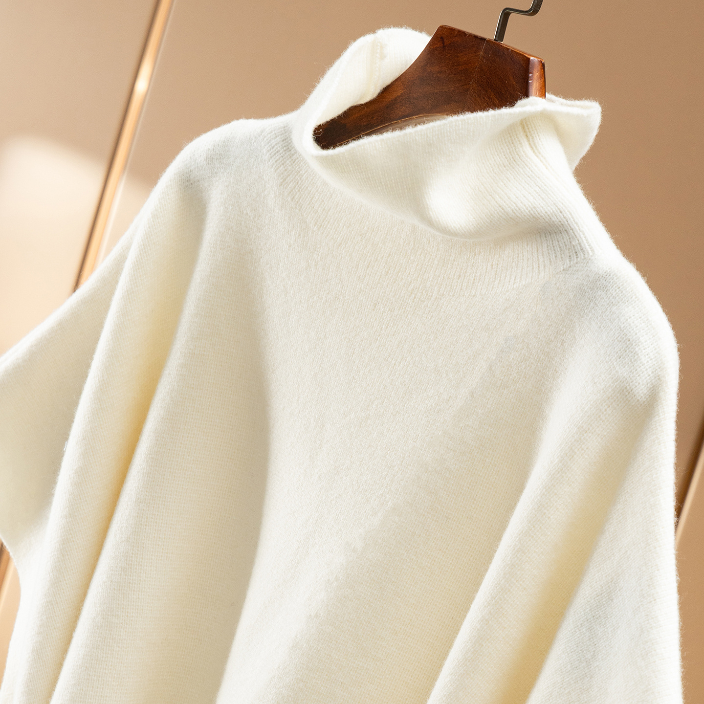 法柜100羊毛花纱蝙蝠袖斗篷毛衣