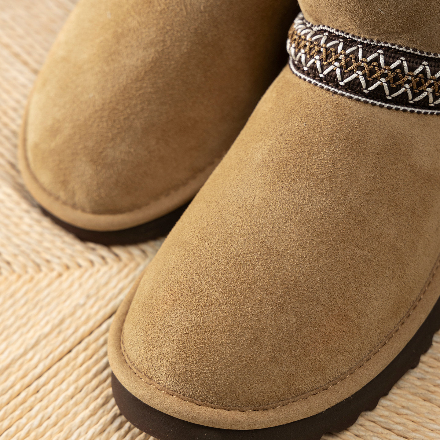 U+加厚加绒羊皮毛一体雪地短靴