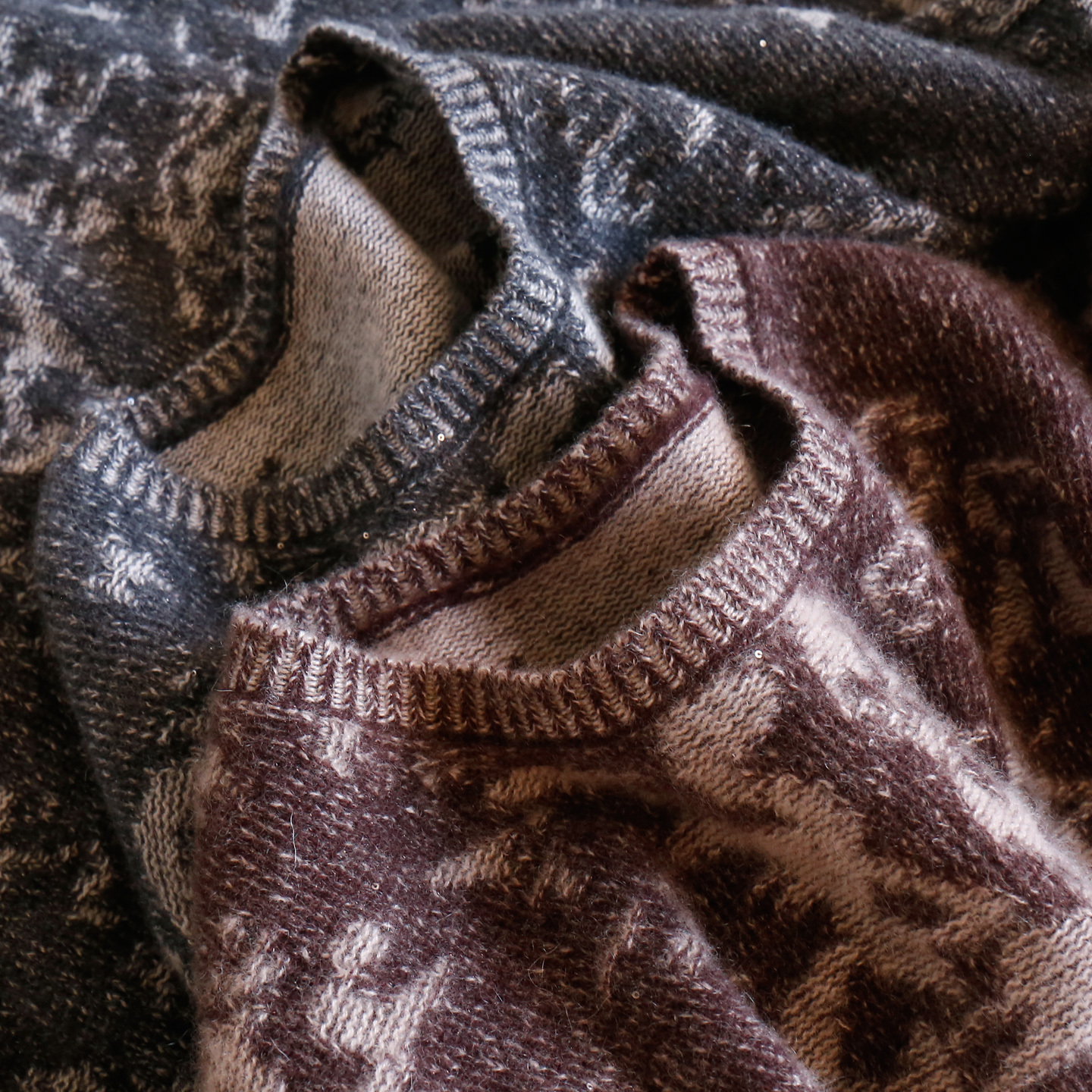 法柜细闪提花100羊绒圆领毛衣