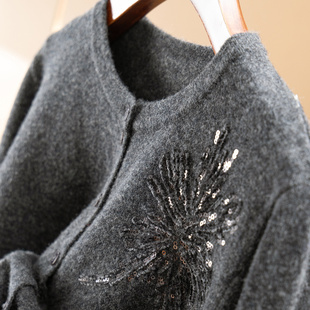 女45I2 法柜定位珠片刺绣100羊毛圆领毛衣开衫 H春上7号 知性