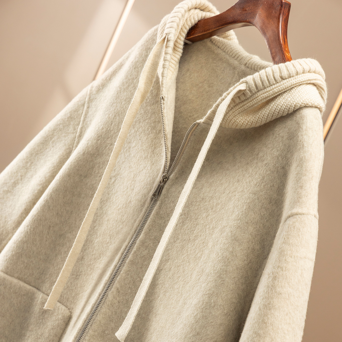 法柜羊绒羊毛天丝双面呢连帽大衣