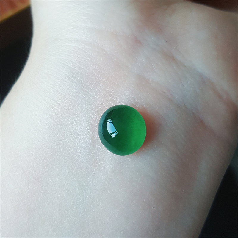 缅甸翡翠蛋面冰种翡翠帝王绿蛋面