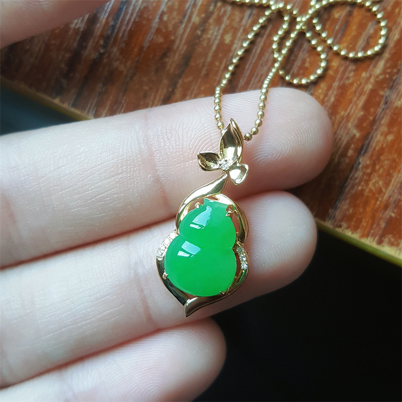 天然缅甸a级翡翠冰种翡翠吊坠