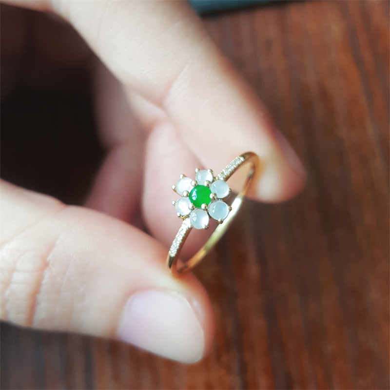 缅甸翡翠戒指白冰翡翠蛋面戒指