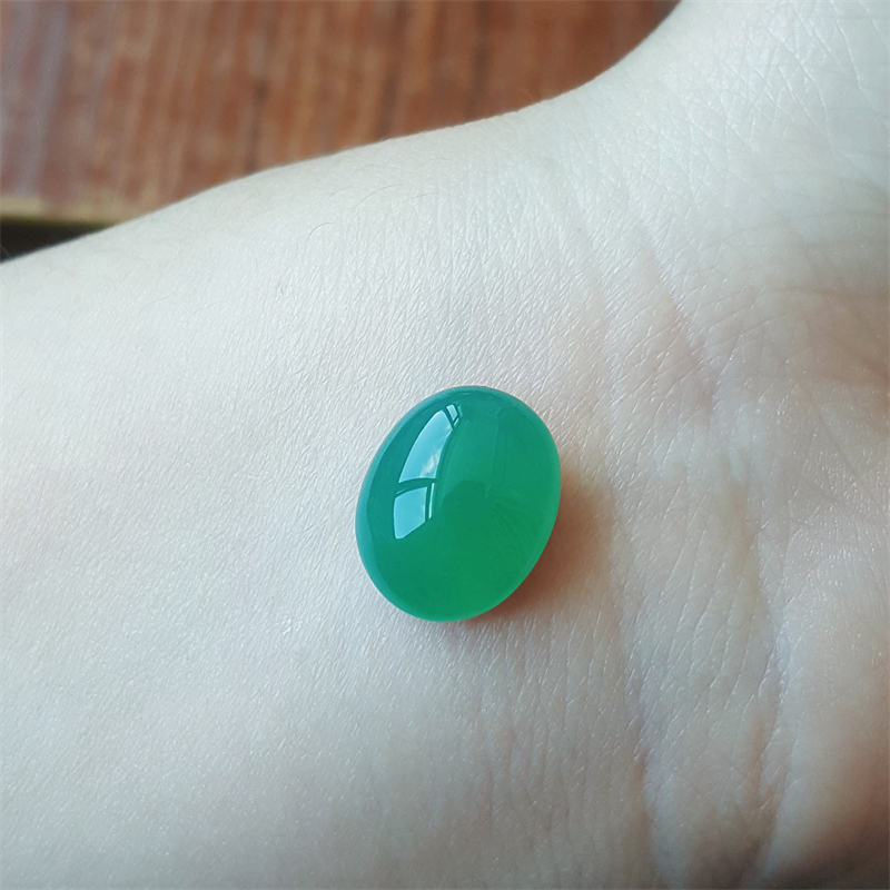 缅甸A货翡翠冰种翡翠满绿蛋面