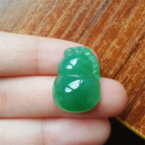 缅甸翡翠吊坠冰辣绿葫芦吊坠正品