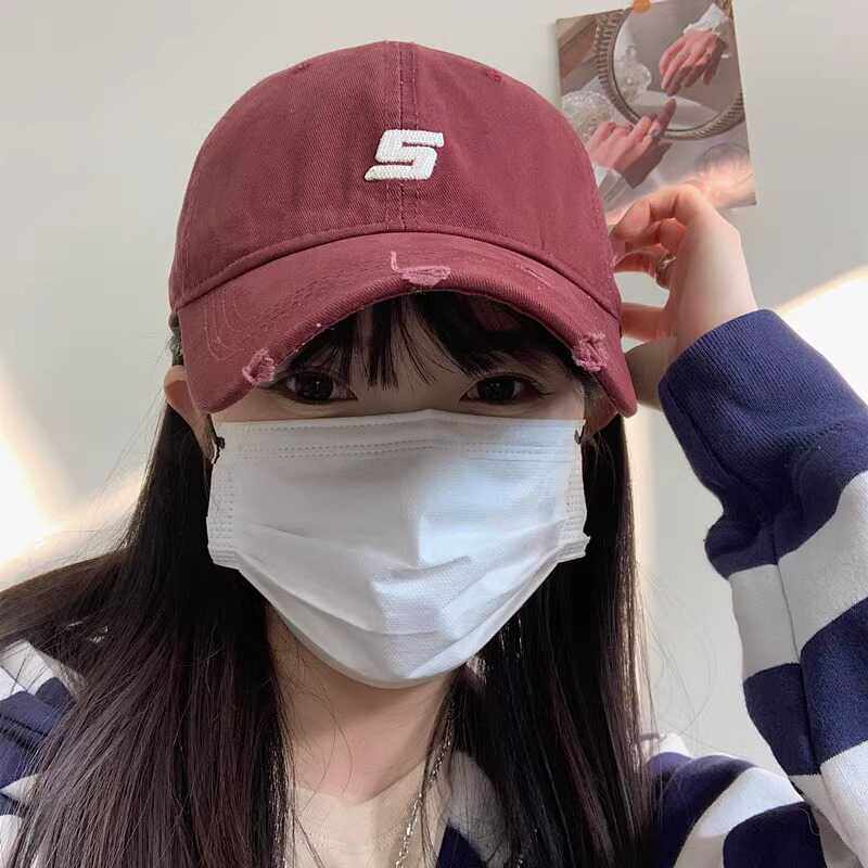 棒球帽女2026新款紫色字母圆顶百搭显脸小鸭舌帽美式破洞帽子学生