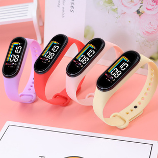 新款 潮流男女学生夜光防水LED电子手表 防水运动款 手环表时尚