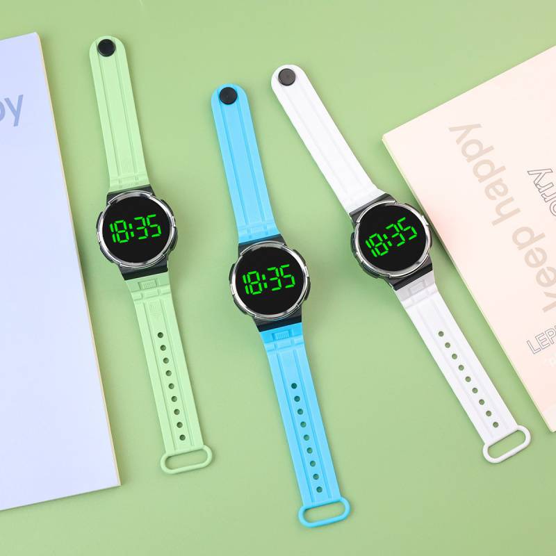 跨境热卖初中生男士手表户外运动