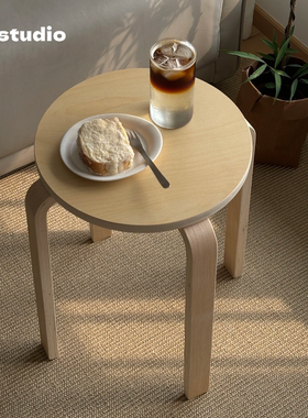 福利彩色实木圆凳家用小户型可叠放板凳化妆凳咖啡厅民宿休闲凳子