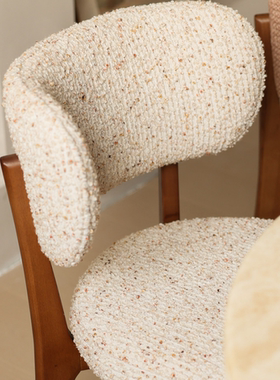 法式复古奶油风餐椅设计师款高级软包单椅轻奢欧式小众实木椅子