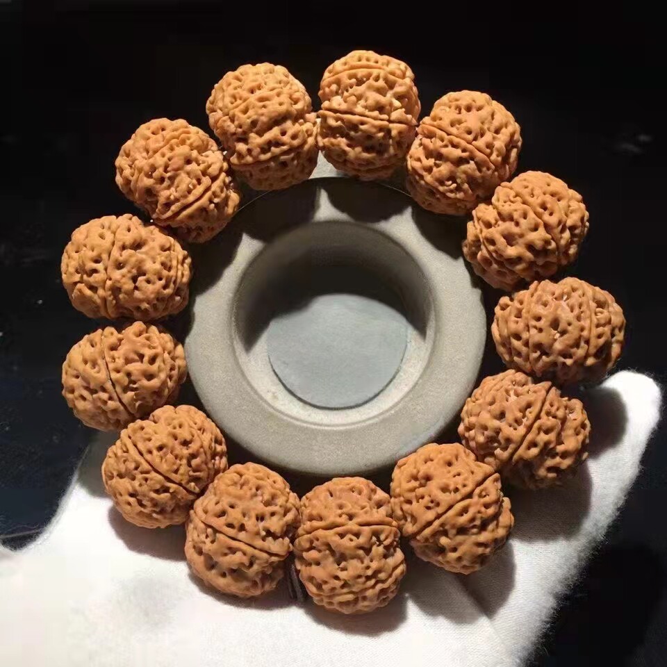 手机实拍 弥刻尼泊尔大金刚6瓣23mm芒星爆肉蜂窝菩提子手串男红皮