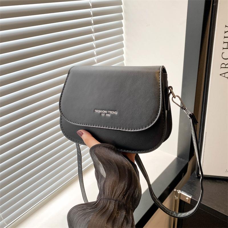 欧美复古马鞍包休闲斜挎小方包可爱简约包包女2025新款潮单肩包